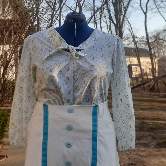 Floral Tie Blouse - Picture 3 of 10